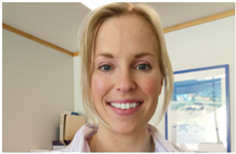 Et bilde som inneholder person, vegg, innend&oslash;rs, smilende

Automatisk generert beskrivelse